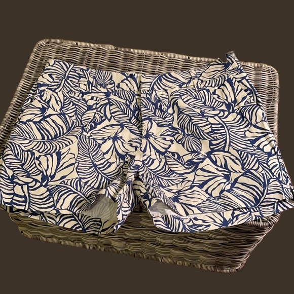 💕Patagonia Floral Shorts - Size 10💕 - Picture 1 of 2